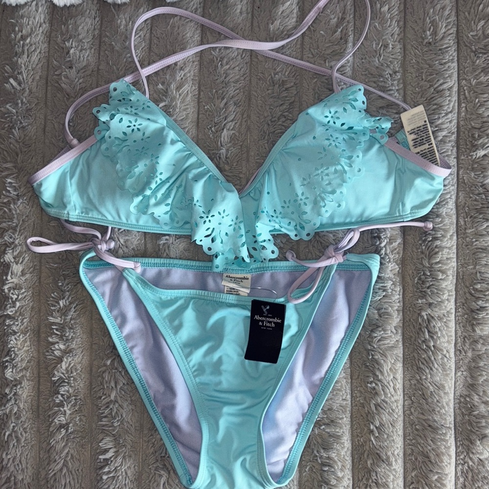 NWT Abercrombie &Fitch Light Blue Ruffled Bikini Set Top Size S Bottom Size M👙
